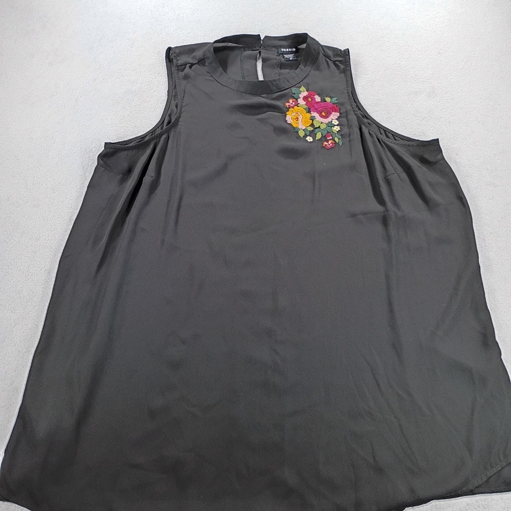 Torrid Womens Sleeveless Blouse Black 2 Floral Embroidery Keyhole Back